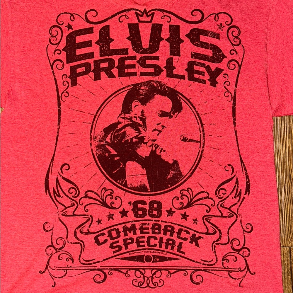 Elvis Presley Red Graphic T-Shirt - Picture 2 of 3